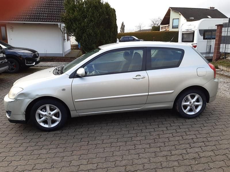 Gebraucht Toyota Corolla 97 PS (71 kW) 2005 Grau Kleinwagen