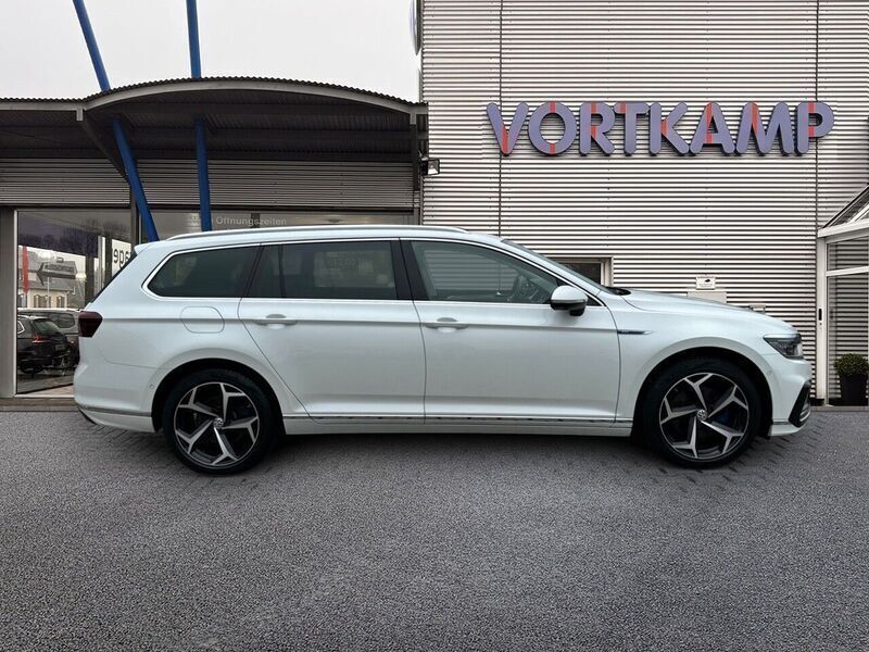 Gebraucht VW Passat GTE 218 PS (160 kW) 2020 Oryxwhite perlmutteffekt Kombi