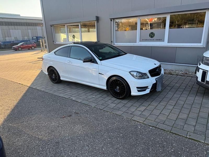 Schwarz Gebraucht 2013 Mercedes C250 AMG Coupé | 13.900 € (Fairer Preis) - Bild 1/4