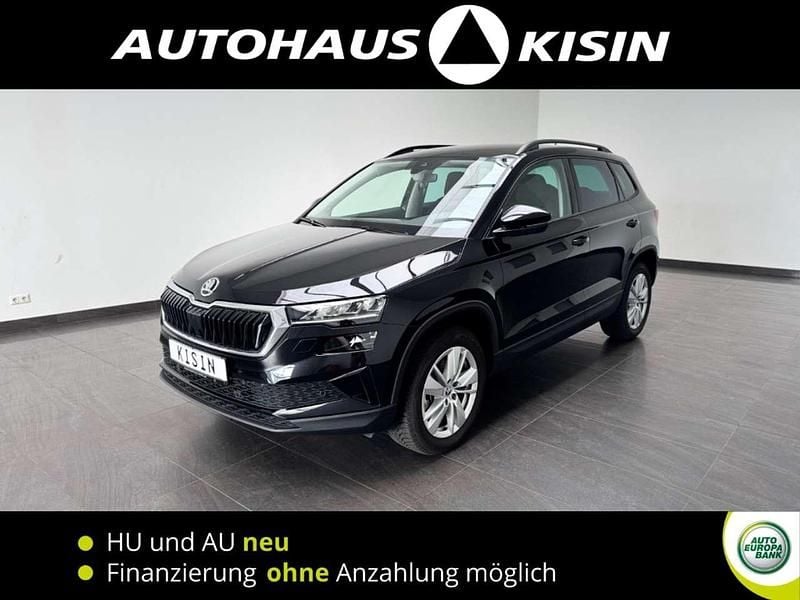 Schwarzmagic perleffekt Gebraucht 2024 Skoda Karoq Selection SUV | 27.900 € (Superpreis) - Bild 1/4