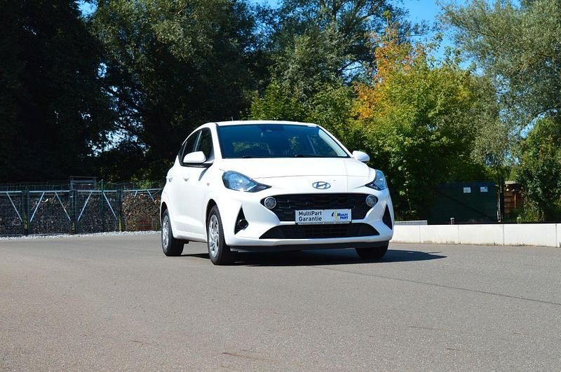 Weiß Gebraucht 2020 Hyundai i10 Select Kleinwagen | 7.900 € (Fairer Preis) - Bild 1/4