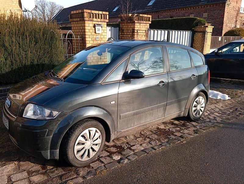 Schwarz Gebraucht 2000 Audi A2 Kleinwagen | 3.200 € (Etwas zu teuer) - Bild 1/4