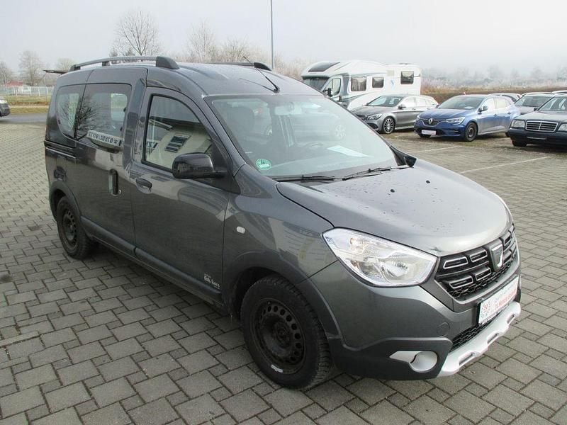 Gebraucht Dacia Dokker Celebration 90 PS (66 kW) 2018 Grau Van / Kleinbus