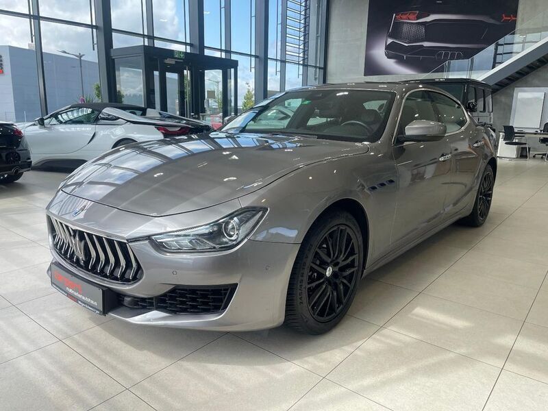 Grau Gebraucht 2021 Maserati Ghibli GT Coupé | 38.890 € (Etwas zu teuer) - Bild 1/4