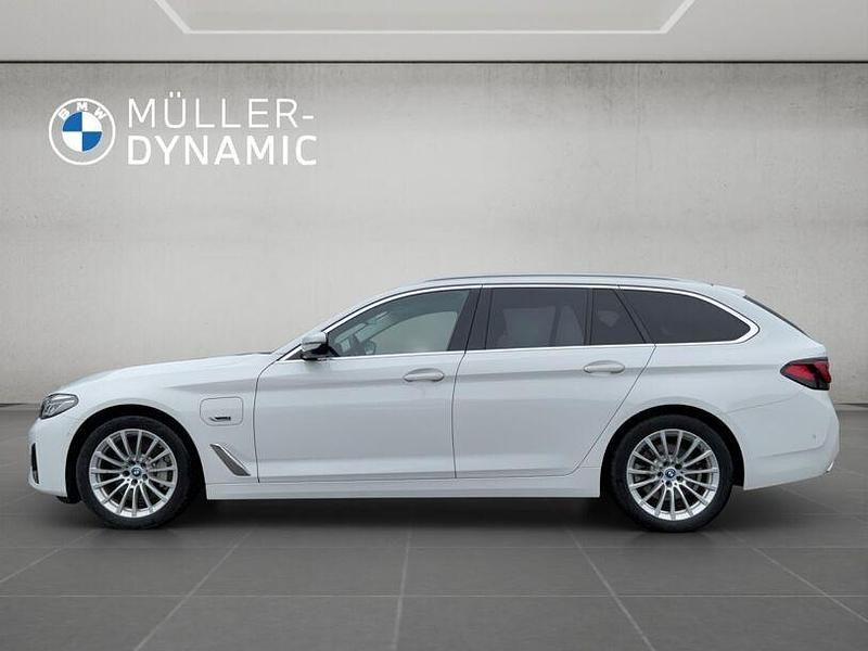 Gebraucht BMW 530e Efficient Dynamics 292 PS (214 kW) 2022 Weiß Kombi