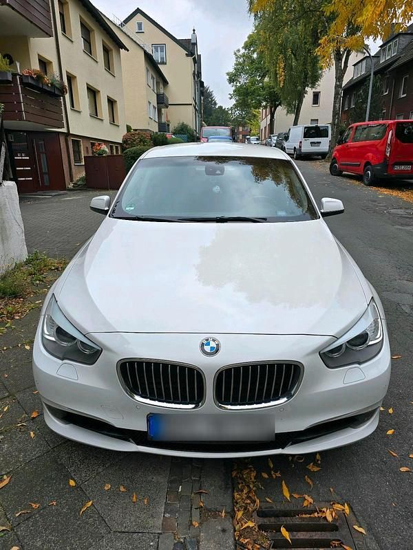 Weiß Gebraucht 2010 BMW 535 Limousine | 16.000 € - Bild 1/4