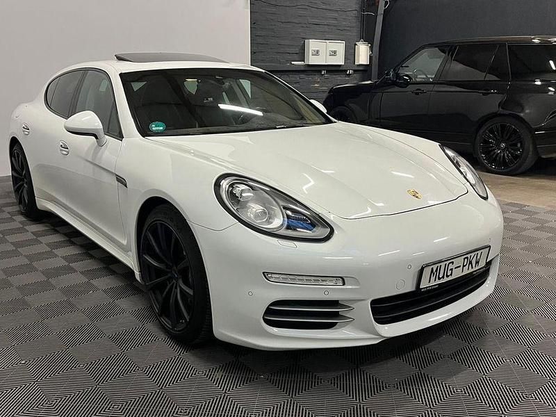 Gebraucht Porsche Panamera 4 Chrono 310 PS (228 kW) 2016 Weiß Limousine