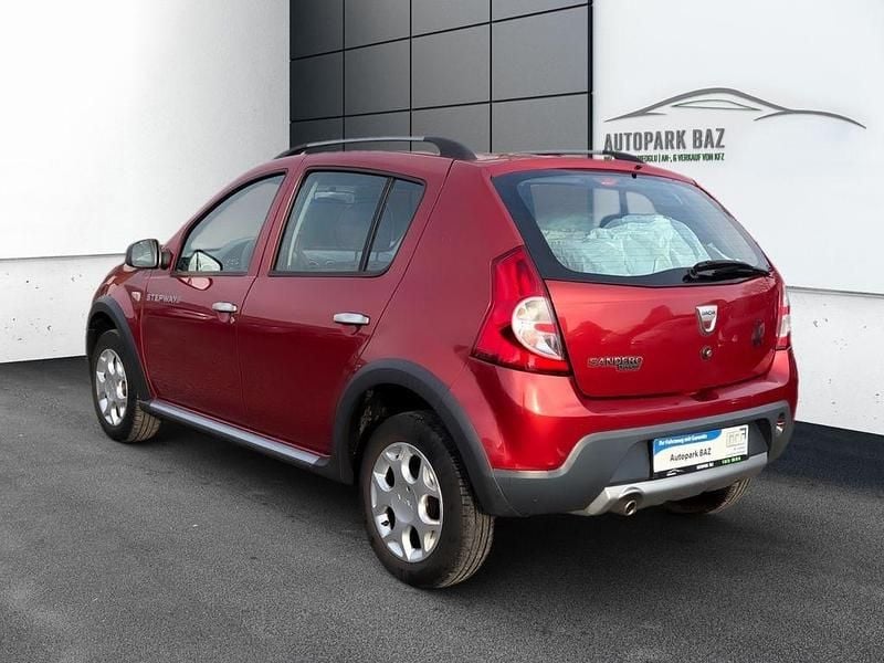 Gebraucht Dacia Sandero Stepway 87 PS (63 kW) 2010 Rot SUV
