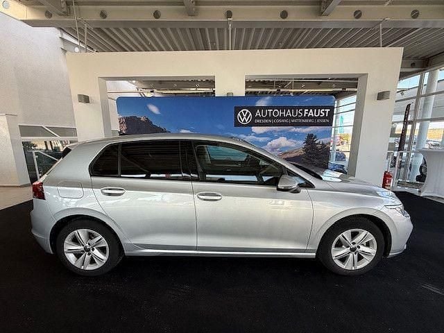 Gebraucht VW Golf VIII Life 116 PS (85 kW) 2024 Silber metallic Limousine
