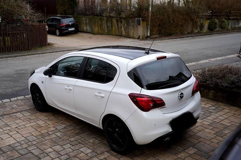 Gebraucht Opel Corsa Color Edition 101 PS (74 kW) 2016 Weiß Kleinwagen