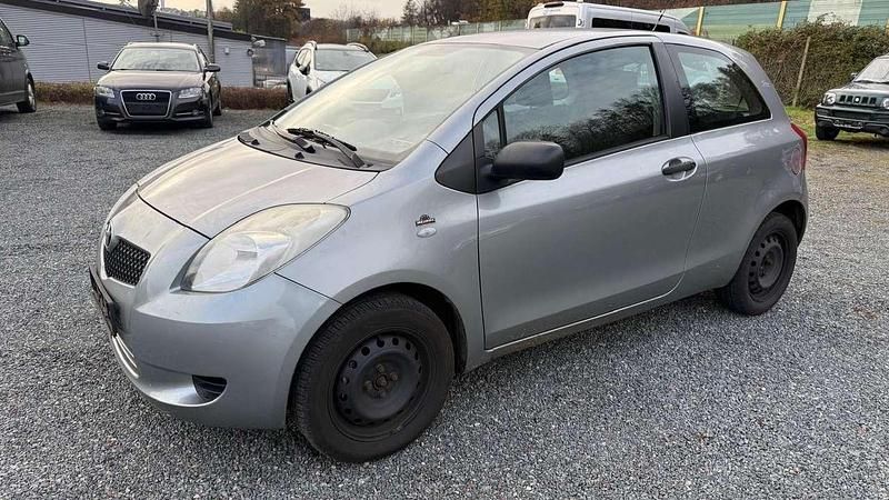 Medium silver metallic Gebraucht 2007 Toyota Yaris Luna Kleinwagen | 1.250 € (Superpreis) - Bild 1/4