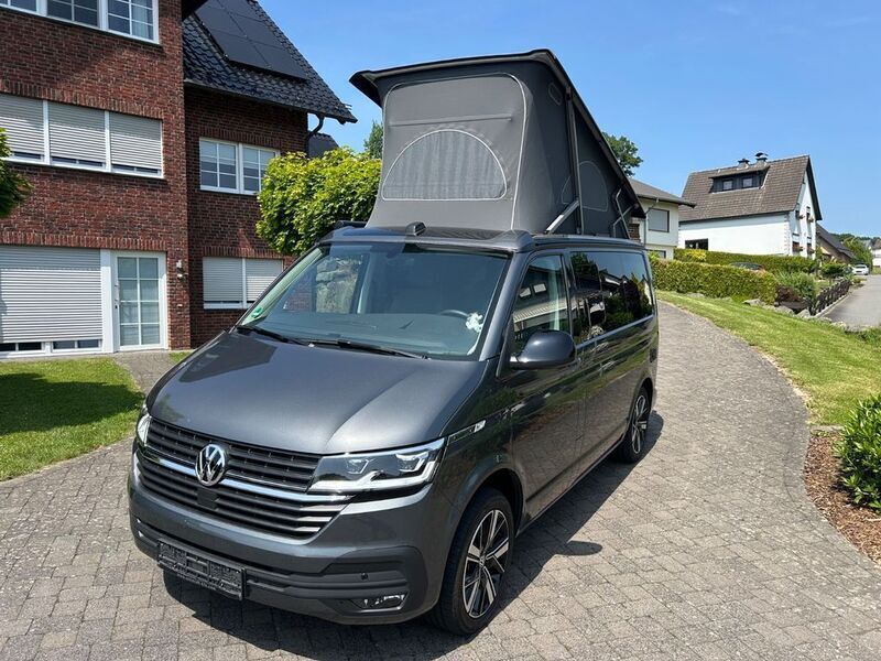 Grau Gebraucht 2023 VW T6.1 Edition Van | 67.400 € (Teuer) - Bild 1/4