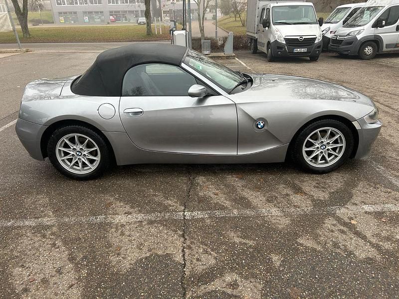 Gebraucht BMW Z4 Sport Line 177 PS (130 kW) 2006 Grau Cabrio