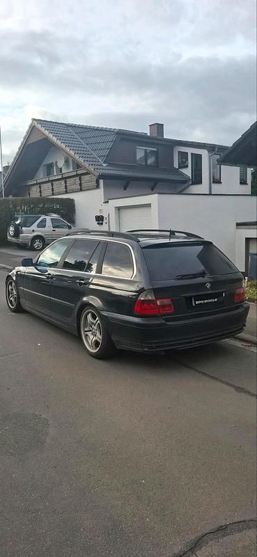Gebraucht BMW 320 150 PS (110 kW) 2004 Schwarz Kombi