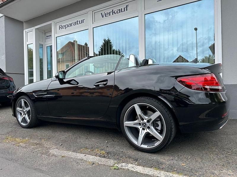 Schwarz Gebraucht 2020 Mercedes SLC200 AMG Cabrio | 32.999 € (Guter Preis) - Bild 1/4