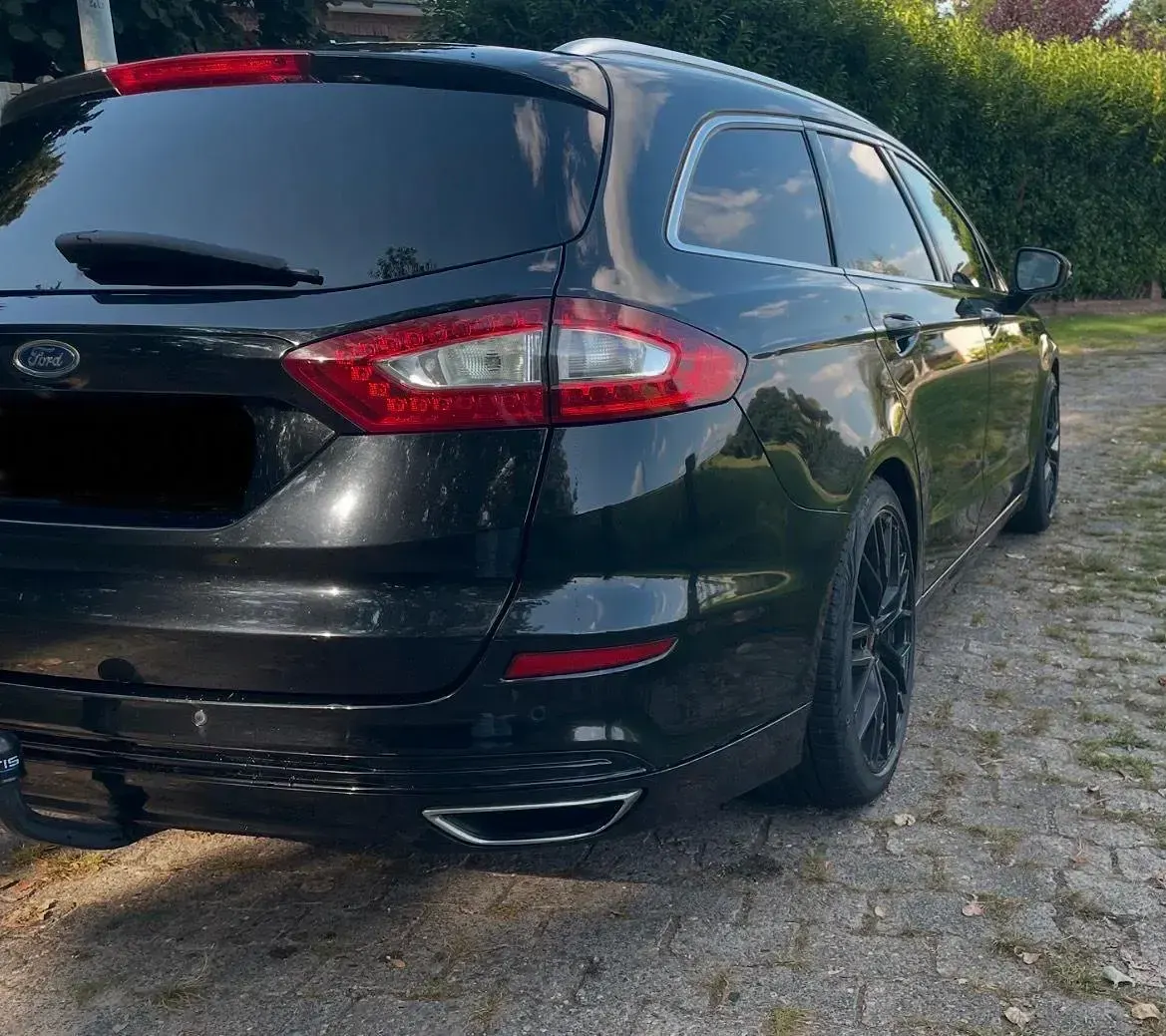 Gebraucht Ford Mondeo 179 PS (131 kW) 2015 Schwarz Kombi