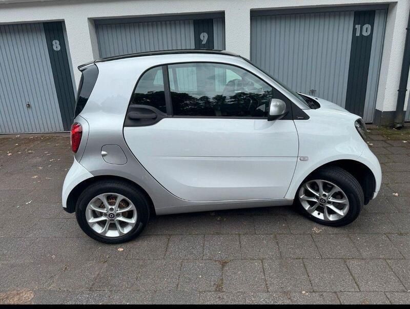 Weiß Gebraucht 2015 Smart ForTwo Coupé Passion Coupé | 10.000 € (Fairer Preis) - Bild 1/4
