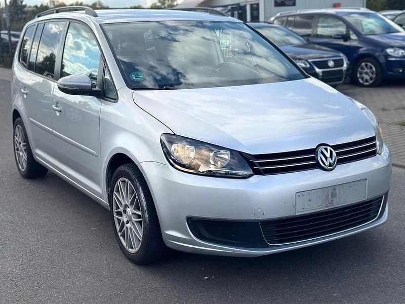 Silber Gebraucht 2011 VW Touran Comfortline Van / Kleinbus | 4.499 € (Superpreis) - Bild 1/4