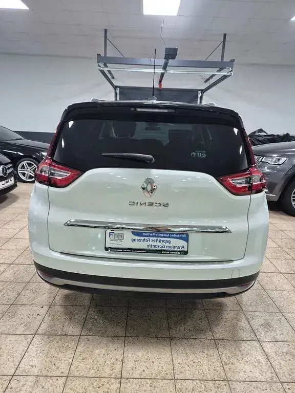 Gebraucht Renault Scenic E-Tech Intens 132 PS (97 kW) 2018 Weiß Van / Kleinbus