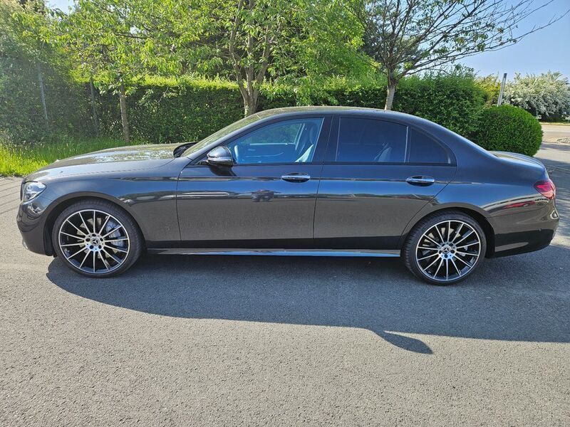 Grau Gebraucht 2022 Mercedes E450 AMG Limousine | 49.900 € (Superpreis) - Bild 1/4