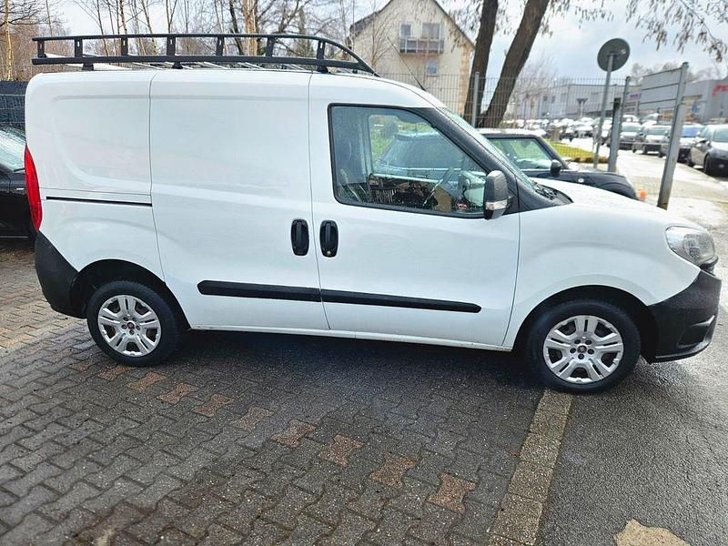 Gebraucht Fiat Doblò Basis 75 PS (55 kW) 2016 Weiß Van / Kleinbus