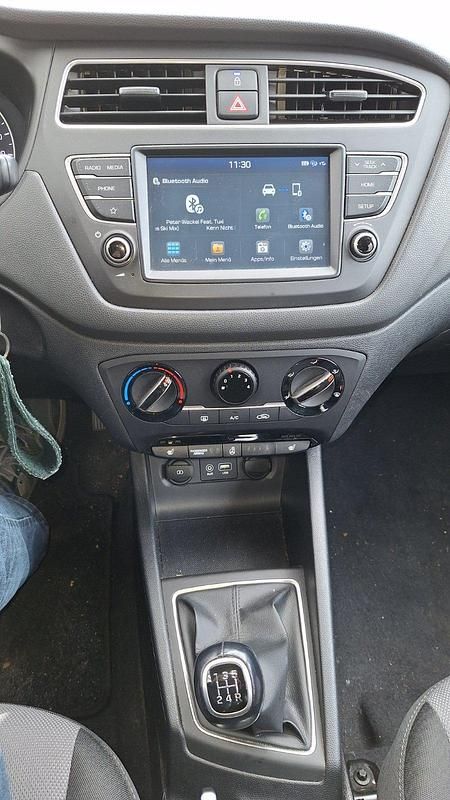 Gebraucht Hyundai i20 Active 84 PS (61 kW) 2019 Grau Kleinwagen