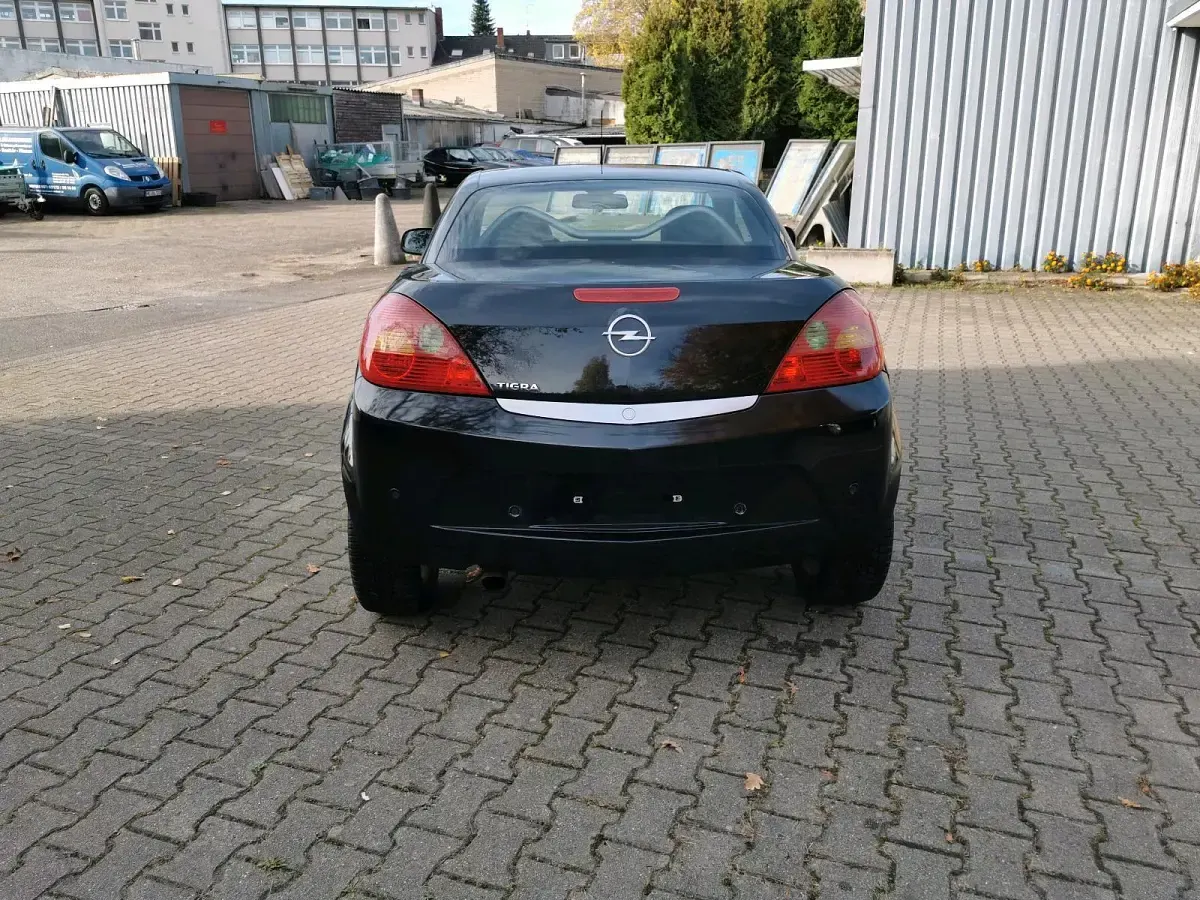 Occasion Opel Tigra 90 ch (66 kW) 2009 Noir Cabriolet