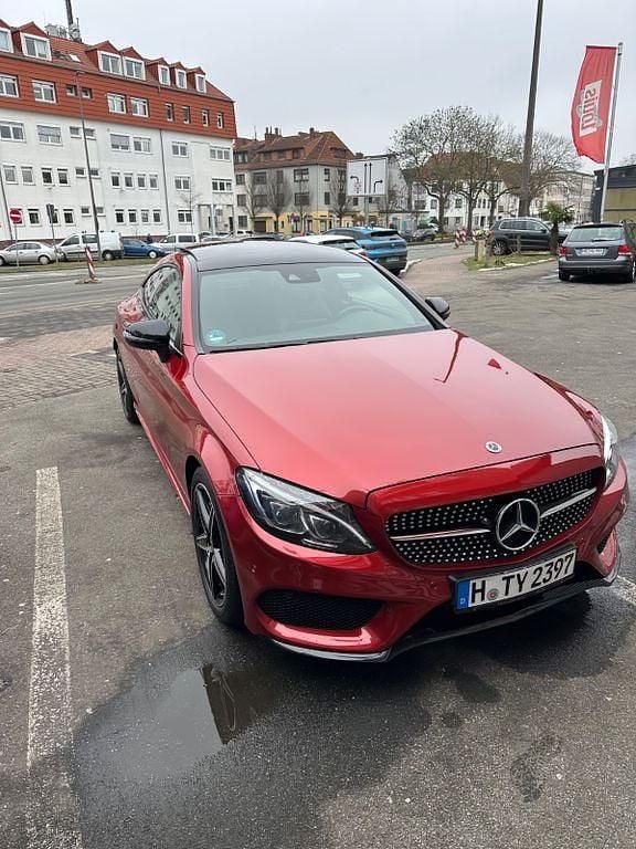 Gebraucht Mercedes C250 AMG line 211 PS (155 kW) 2017 Rot Coupé