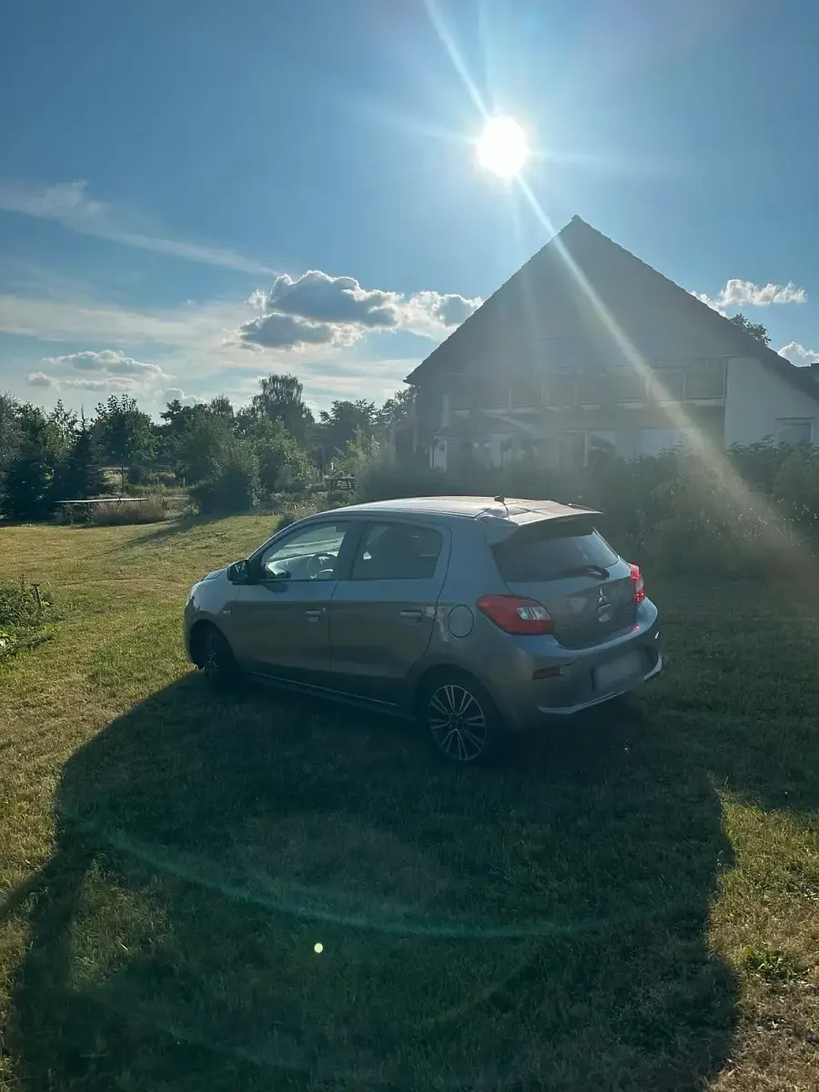 Gebraucht Mitsubishi Space Star 80 PS (58 kW) 2017 Silber Kleinwagen