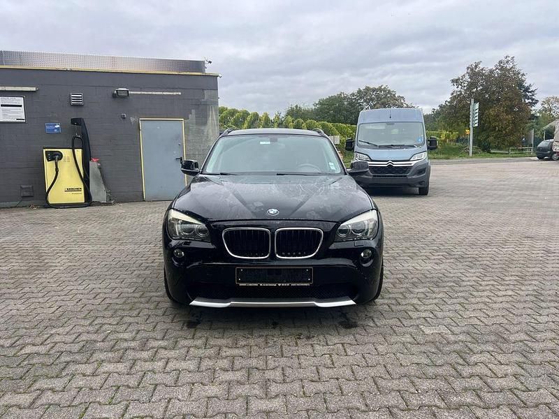 Schwarz Gebraucht 2011 BMW X1 SUV | 5.850 € (Superpreis) - Bild 1/4