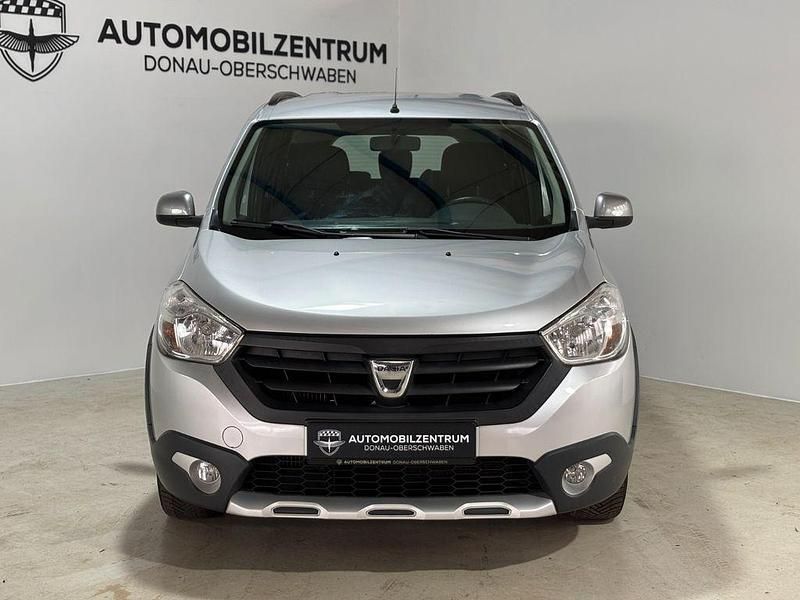 Gebraucht Dacia Lodgy Stepway 107 PS (78 kW) 2016 Silber Van / Kleinbus