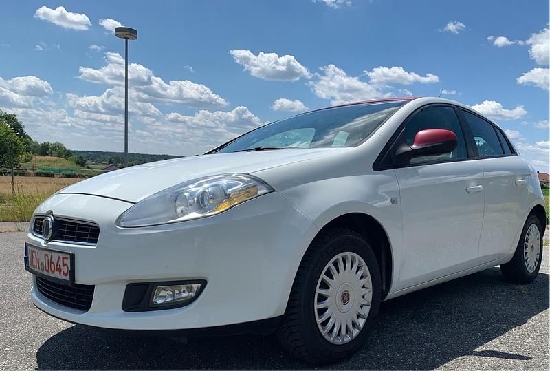 Weiß Gebraucht 2007 Fiat Bravo Dynamic Kleinwagen | 3.090 € (Fairer Preis) - Bild 1/4