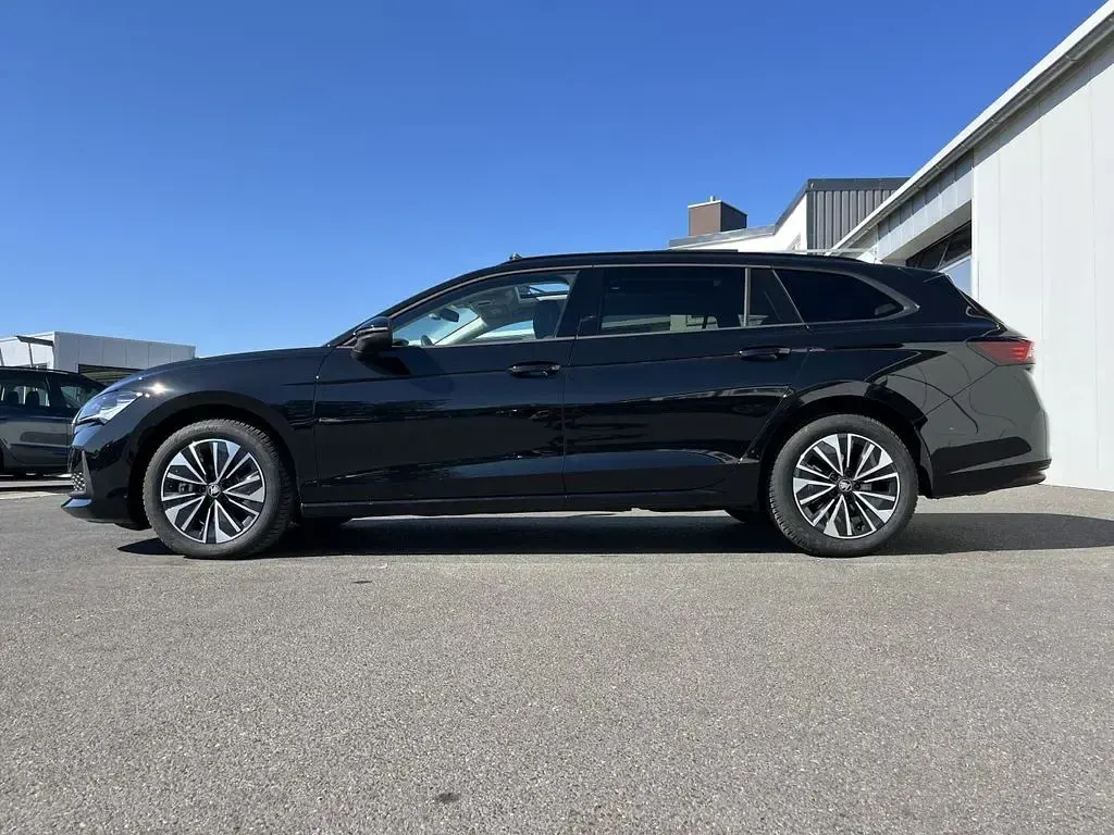 Gebraucht Skoda Superb Selection 193 PS (141 kW) 2025 Ebony schwarz Kombi