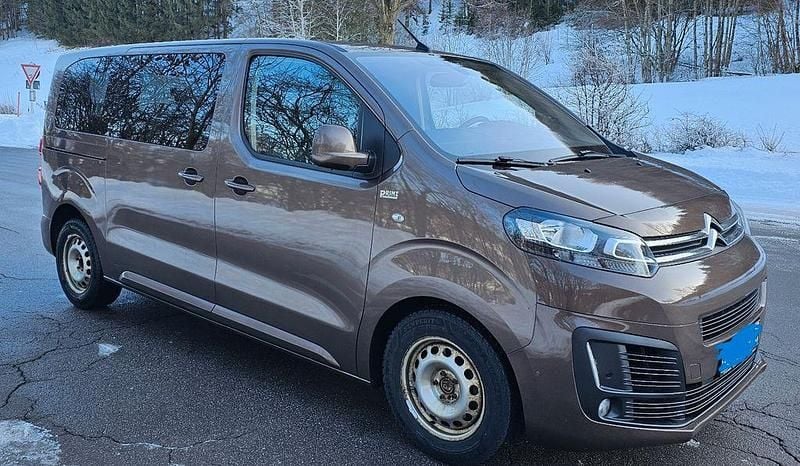Braun Gebraucht 2017 Citroën Spacetourer Van / Kleinbus | 18.999 € (Fairer Preis) - Bild 1/4