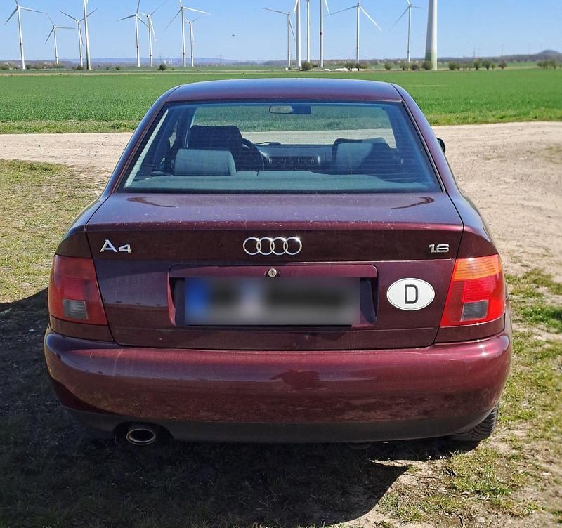 Second-hand Audi A4 101 CP (74 kW) 1995 Berlinǎ