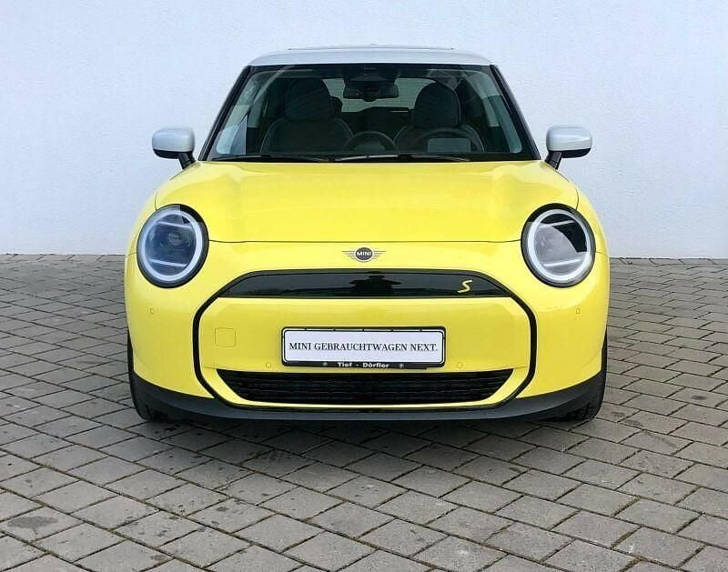 Gebraucht Mini Cooper SE 160 kW (218 PS) 2024 Sunny side yellow Kleinwagen
