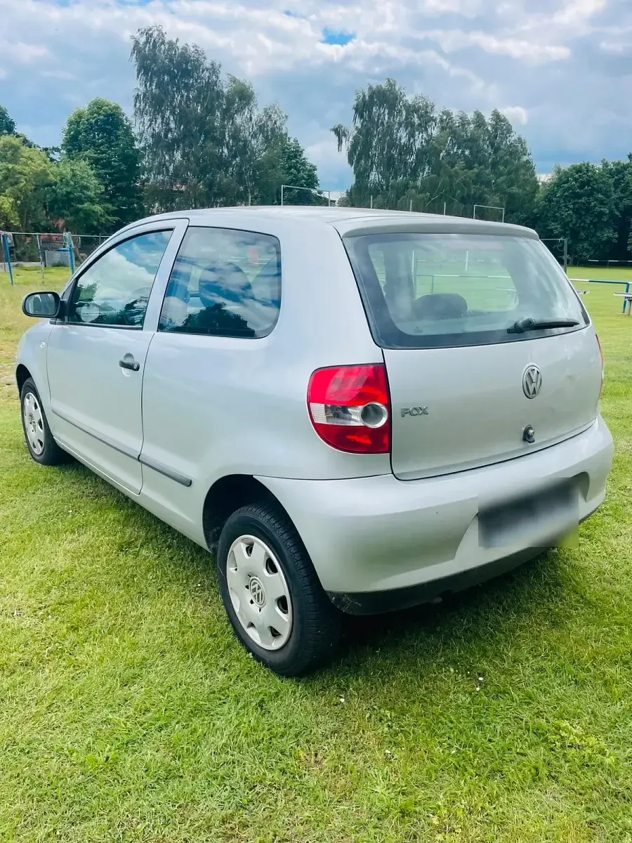 Gebraucht VW Fox 54 PS (39 kW) 2006 Silber Kleinwagen