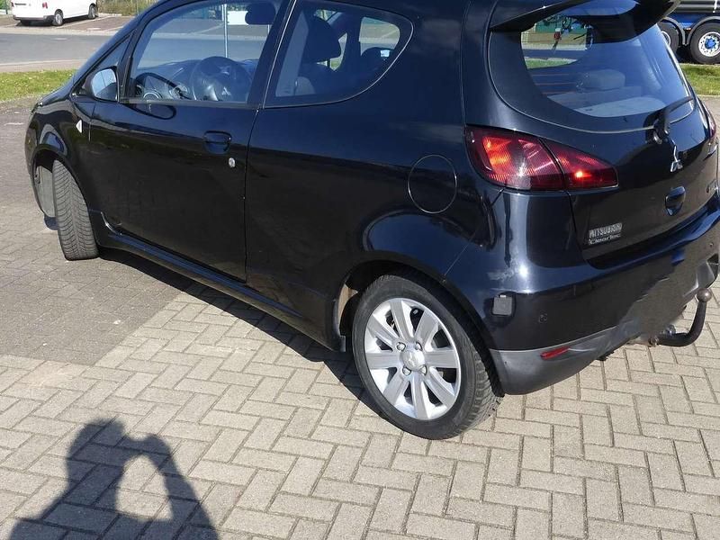 Gebraucht Mitsubishi Colt Motion 95 PS (69 kW) 2012 Schwarz Kleinwagen