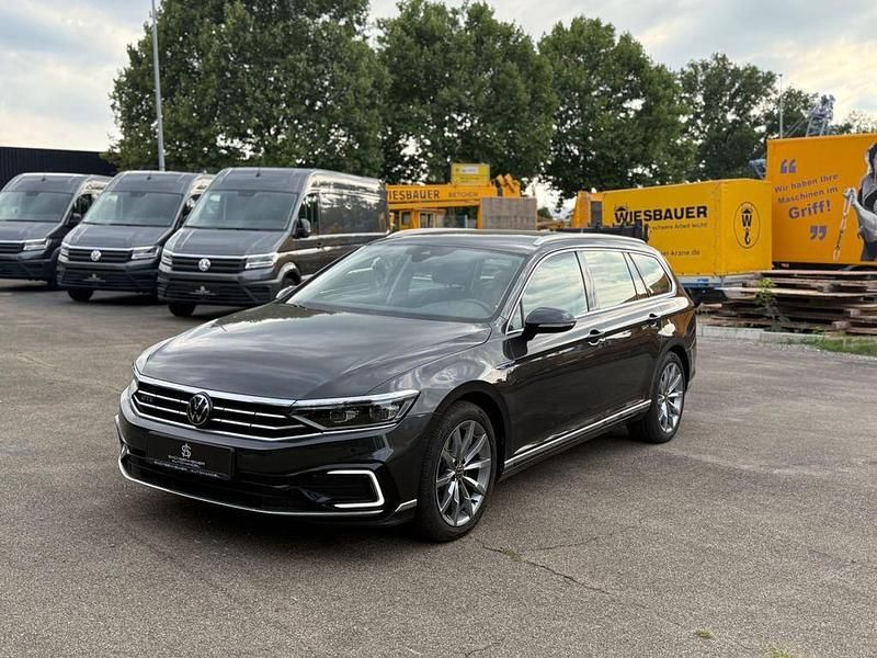 Mangangrau metallic Gebraucht 2022 VW Passat GTE Kombi | 24.499 € (Fairer Preis) - Bild 1/4