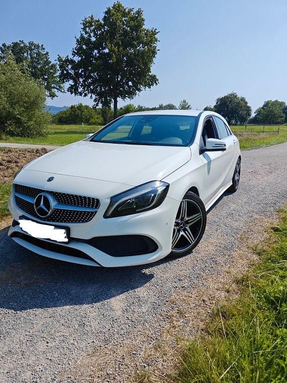 Weiß Gebraucht 2017 Mercedes A220 AMG line Limousine | 18.500 € (Guter Preis) - Bild 1/4