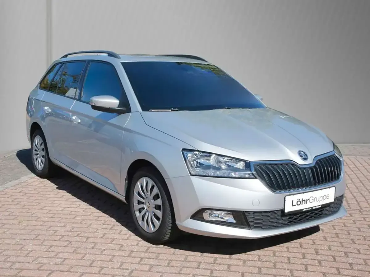 Gebraucht Skoda Fabia Ambition 95 PS (69 kW) 2022 Brilliantsilber metallic Kleinwagen