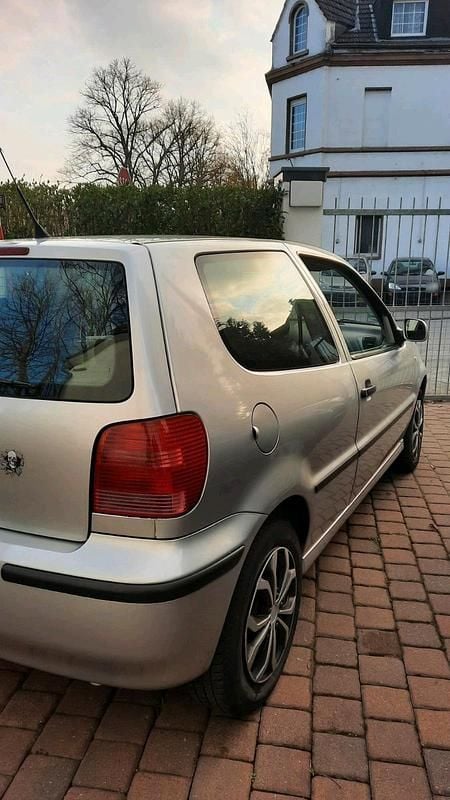 Gebraucht VW Polo 50 PS (36 kW) 2001 Silber Kleinwagen