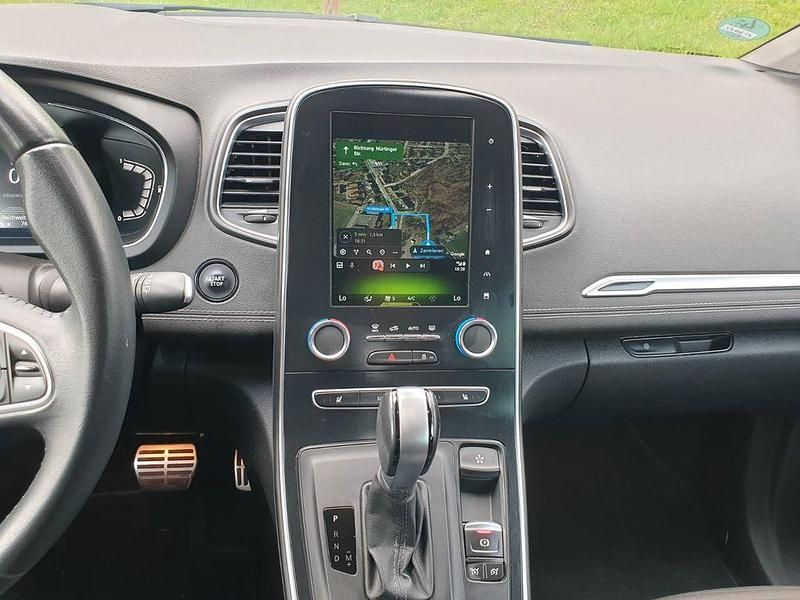 Grau Gebraucht 2018 Renault Scénic IV Intens Van / Kleinbus | 12.750 € (Fairer Preis) - Bild 1/4