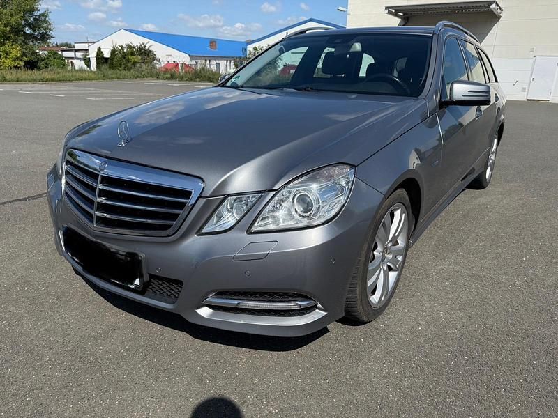 Gebraucht 2011 Mercedes E220 Avantgarde Kombi | 9.000 € - Bild 1/4