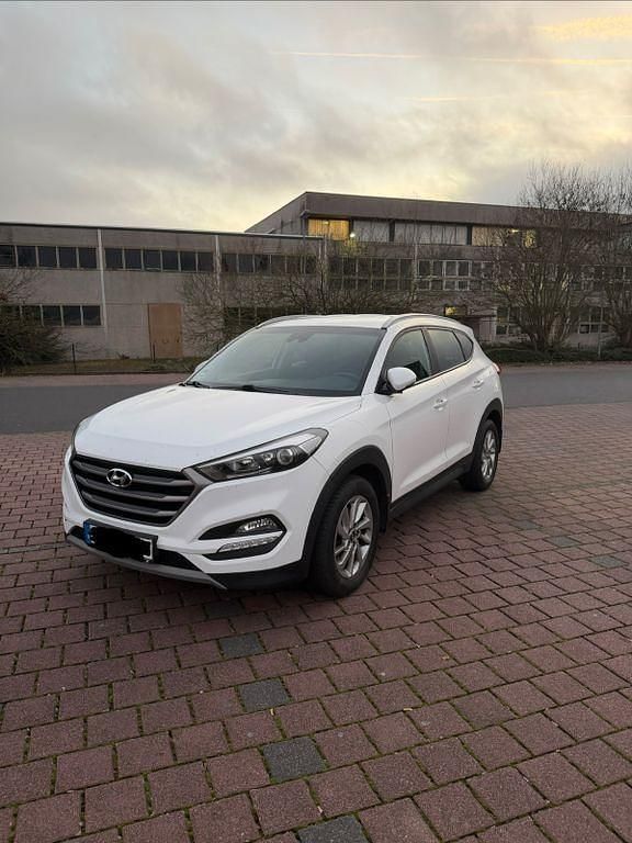 Weiß Gebraucht 2017 Hyundai Tucson SUV | 13.500 € (Fairer Preis) - Bild 1/4