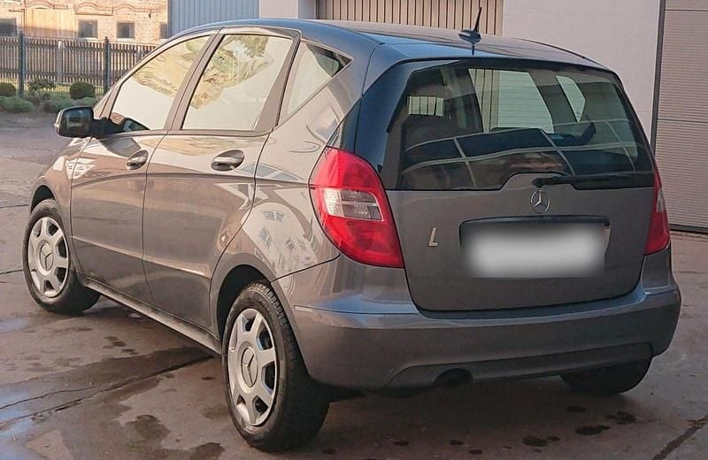 Gebraucht Mercedes A160 95 PS (69 kW) 2009 Silber Van / Kleinbus
