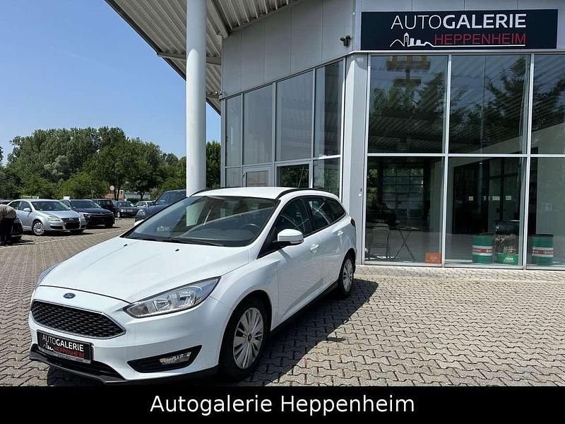 Frostweiß Gebraucht 2016 Ford Focus Business Edition Kombi | 6.500 € (Guter Preis) - Bild 1/4