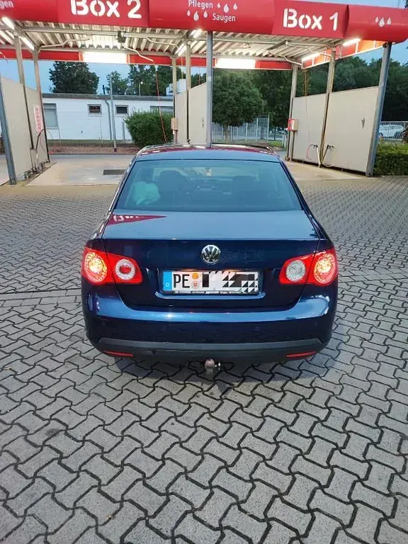 Gebraucht VW Jetta 122 PS (89 kW) 2008 Blau Limousine
