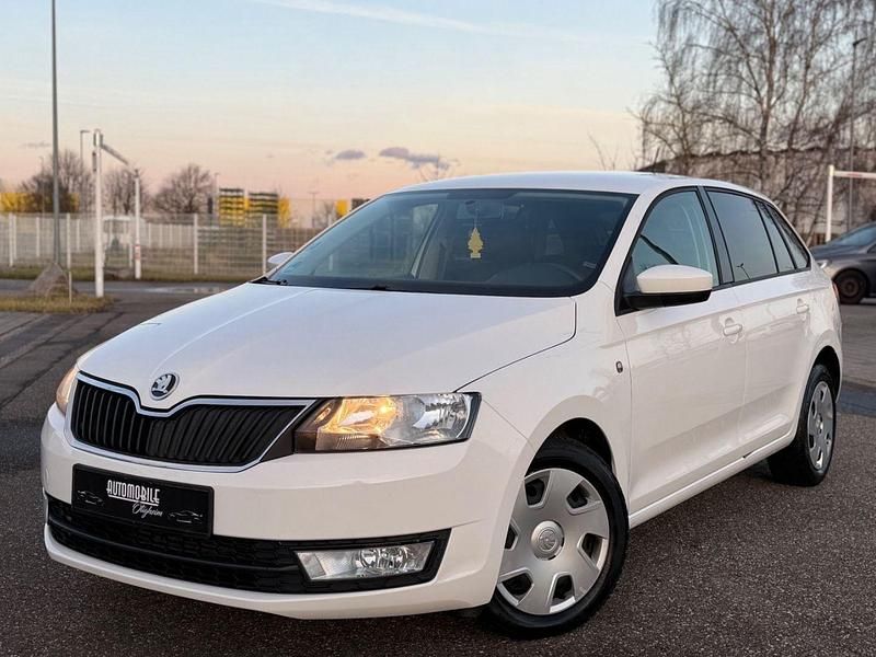 Weiß Gebraucht 2014 Skoda Rapid Ambition Kombi | 5.200 € (Fairer Preis) - Bild 1/4