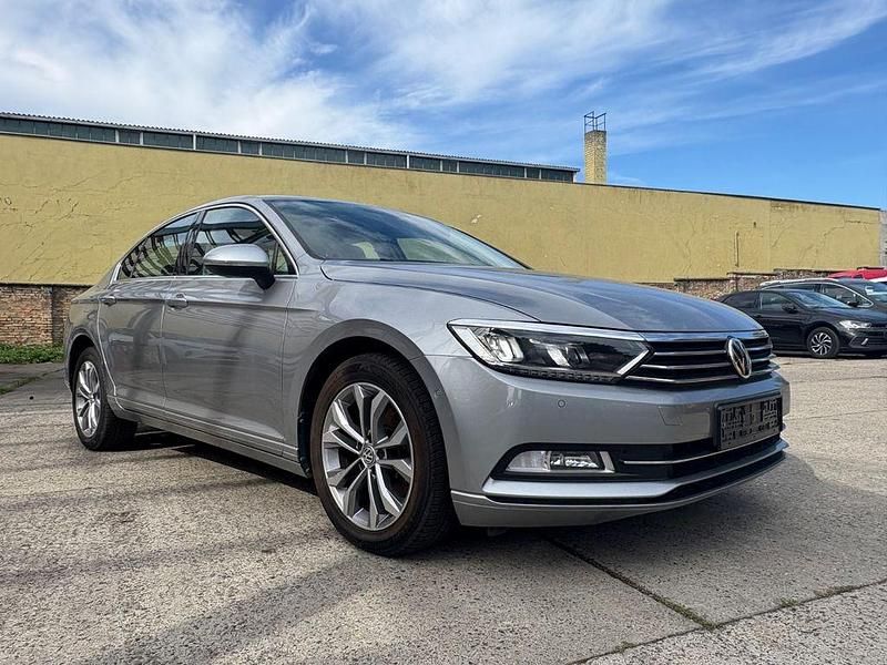 Gebraucht VW Passat Comfortline 150 PS (110 kW) 2019 Silber Limousine